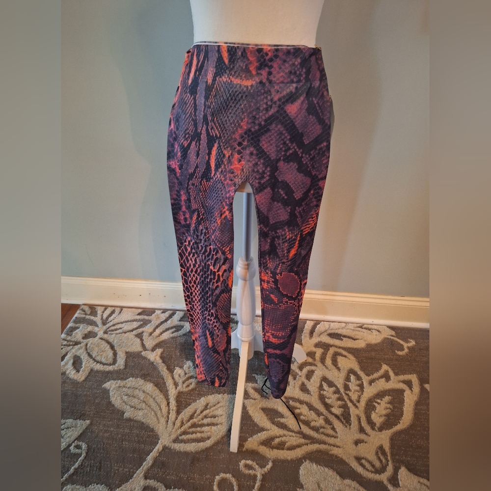 New w/ Tags.Snakeskin seamless Leggings Reptile Scales Snake.  Lace tie-up